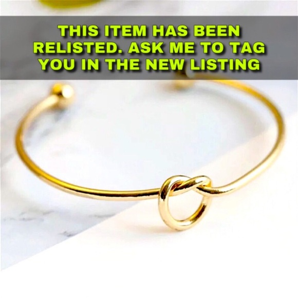 Jewelry - ⚜️[𝟯/$𝟭𝟴]⚜️Gold Knot Simple Delicate Cuff NEW